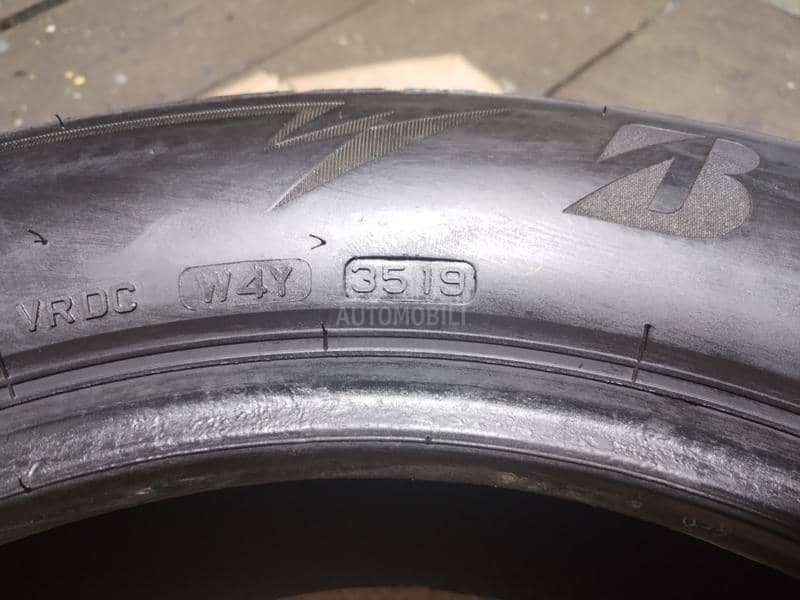 Bridgestone 235/60 R18 Zimska