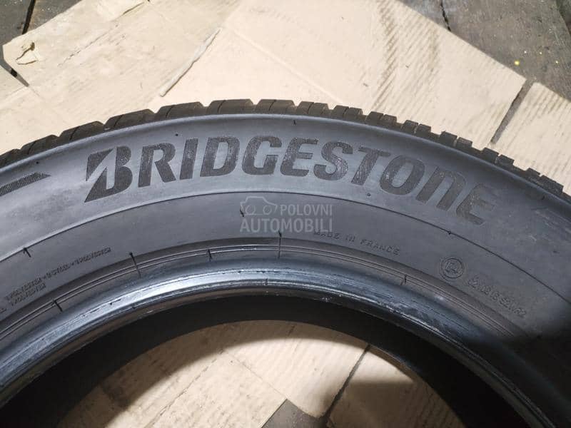 Bridgestone 215/65 R16 Zimska