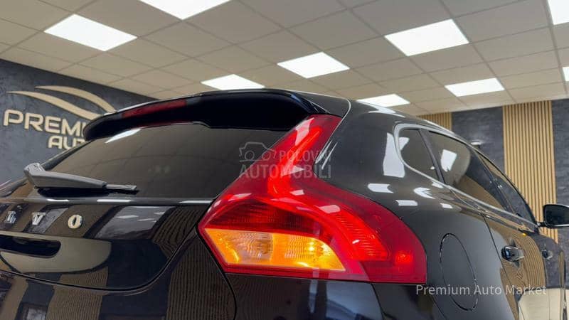 Volvo V40 1.6D/R-DESIGN/AUT/