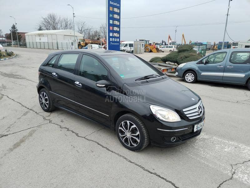 Mercedes Benz B 200 