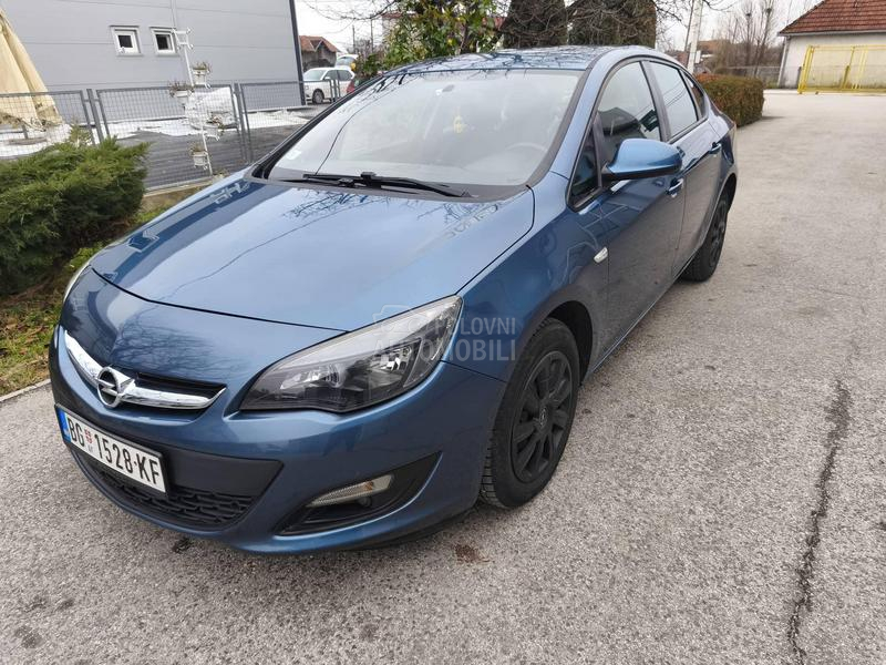 Opel Astra J ENJOY