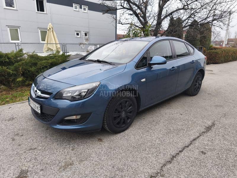 Opel Astra J ENJOY