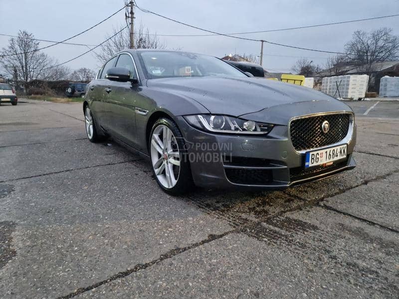 Jaguar XE 