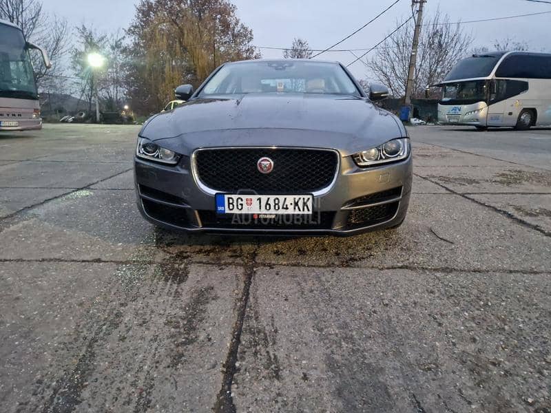 Jaguar XE 