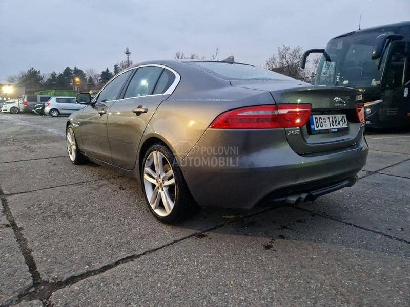 Jaguar XE 