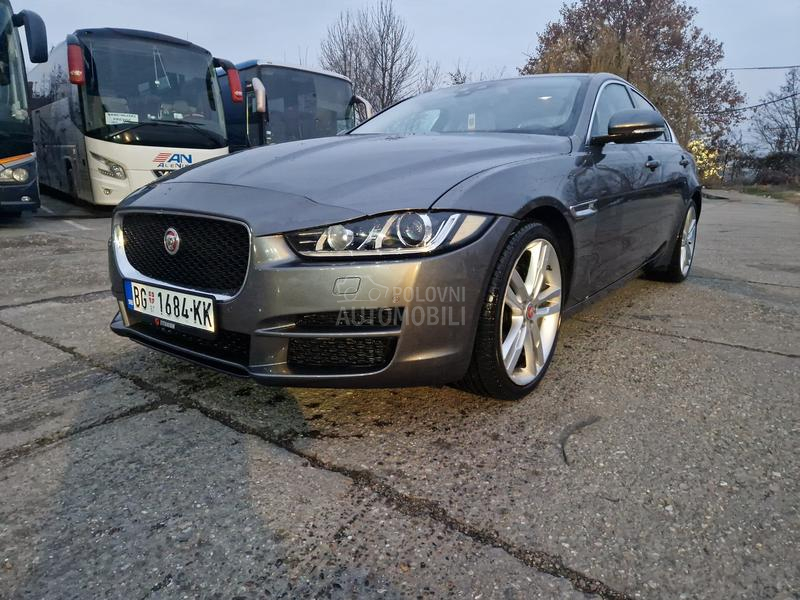 Jaguar XE 