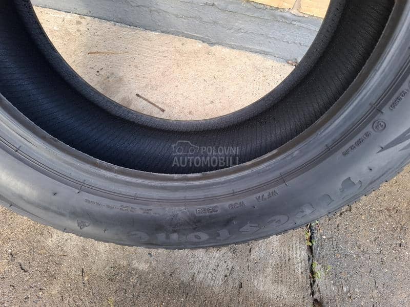 Firestone 235/55 R17 Zimska