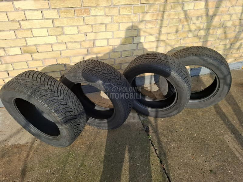 Firestone 235/55 R17 Zimska