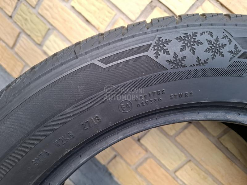 Firestone 235/55 R17 Zimska
