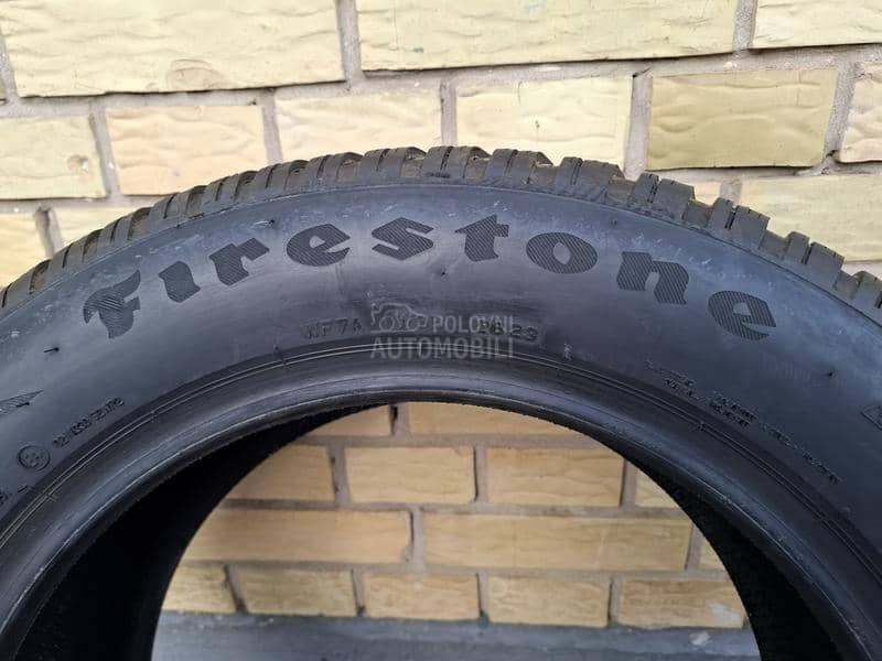 Firestone 235/55 R17 Zimska