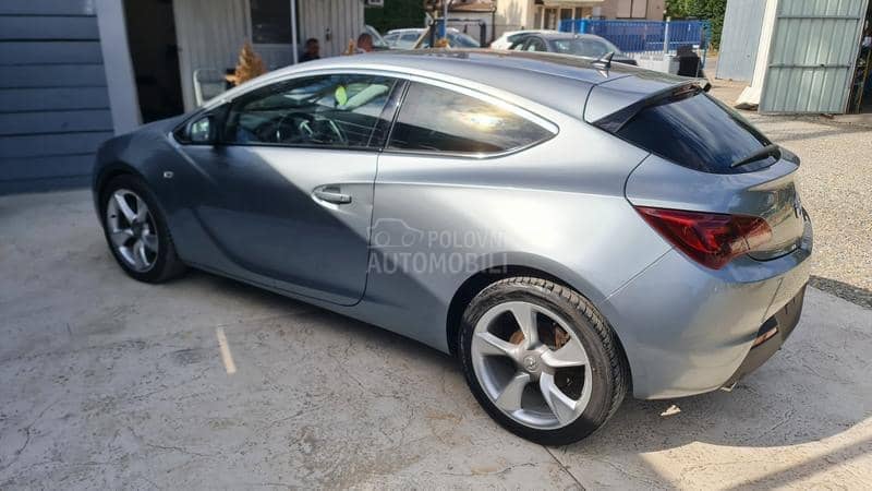 Opel Astra J 2.0 CDTI GTC