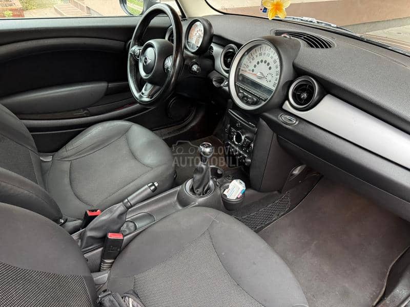 MINI Cooper 1.6