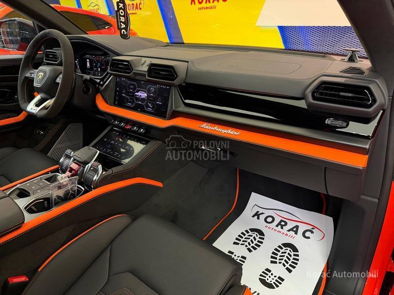 Lamborghini Urus SE NEW MODEL