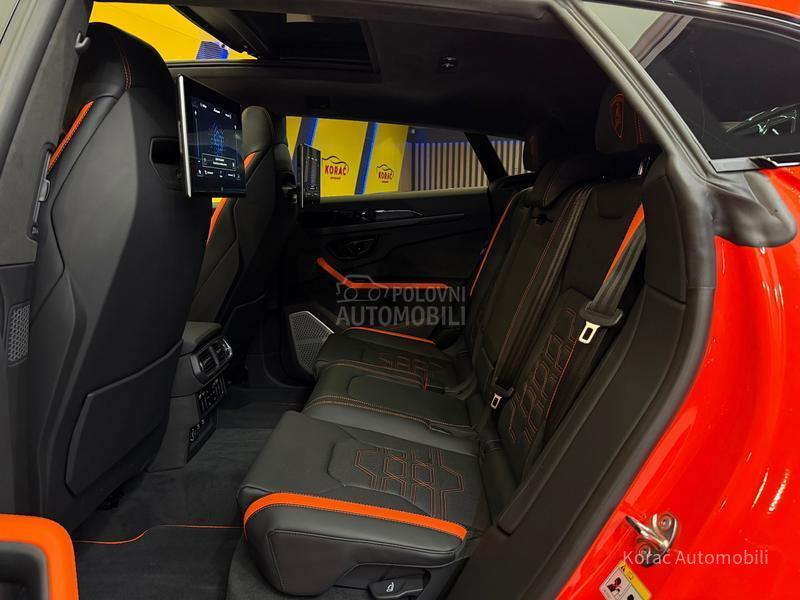 Lamborghini Urus SE NEW MODEL