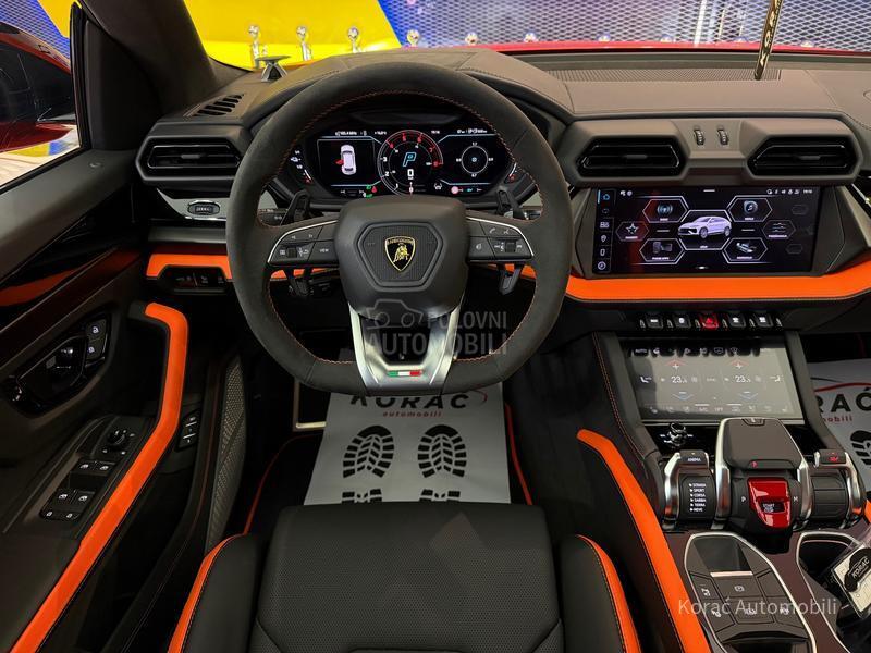 Lamborghini Urus SE NEW MODEL