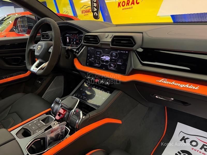 Lamborghini Urus SE NEW MODEL