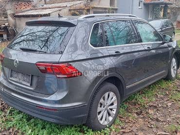 Volkswagen Tiguan -  kompletan auto u delovima