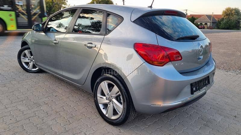 Opel Astra J 1.7 CDTI