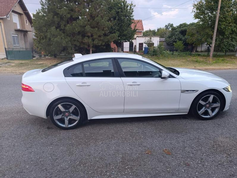 Jaguar XE 