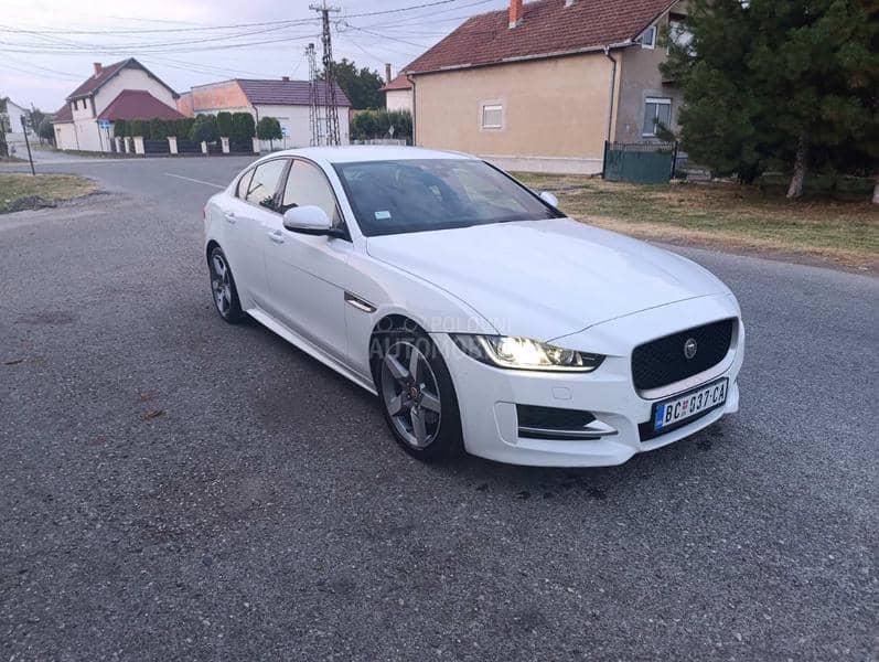 Jaguar XE 