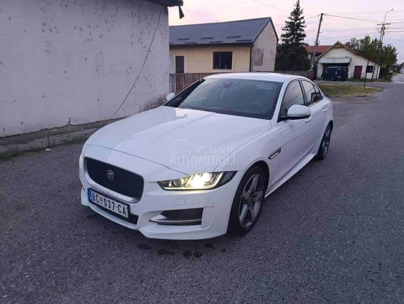 Jaguar XE 