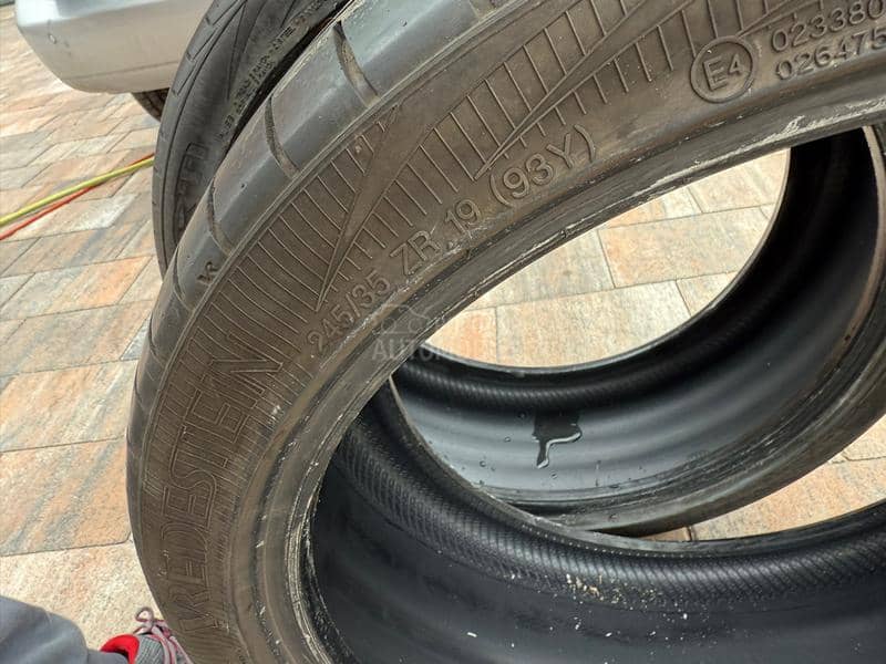 Vredestein 245/35 R19 Letnja