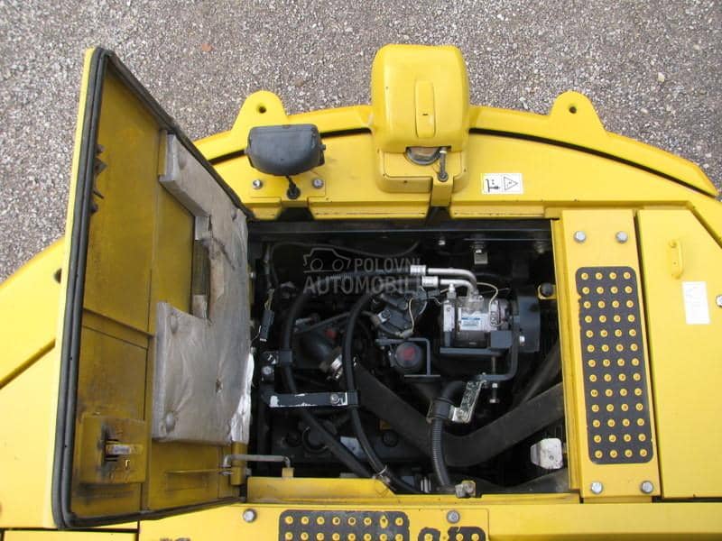 Komatsu PC138US8 sa POWERTILLT