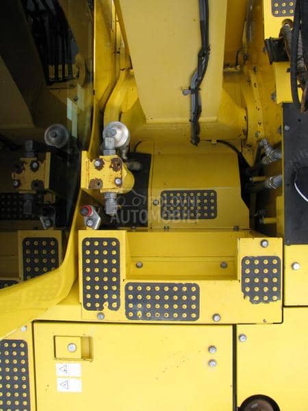 Komatsu PC138US8 sa POWERTILLT