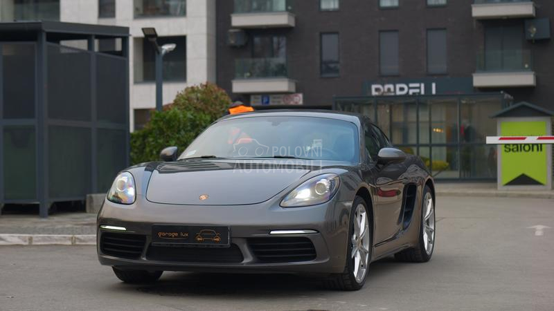 Porsche Cayman 