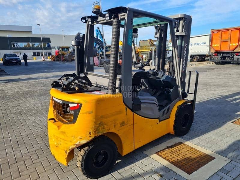 Jungheinrich TFG 435S TRIPLEX