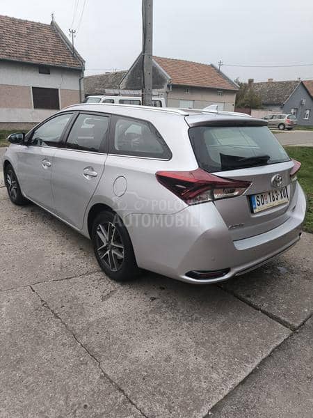 Toyota Auris 1.6 valvematic luna