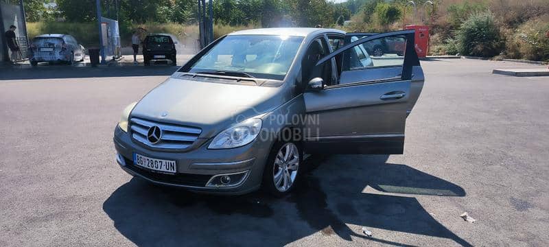 Mercedes Benz B 200 