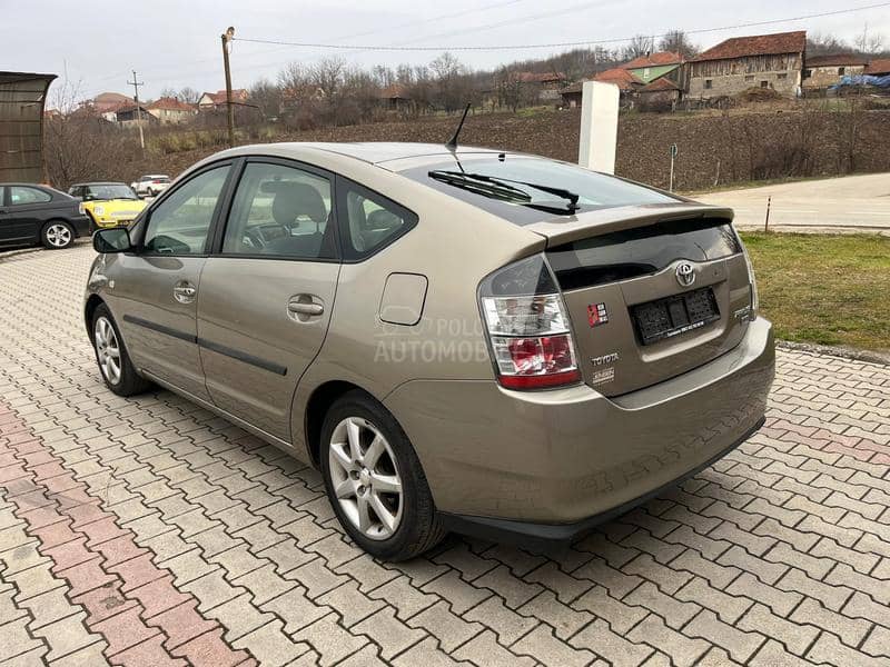 Toyota Prius Hybrid CH