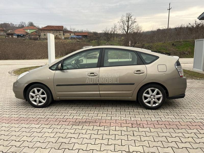 Toyota Prius Hybrid CH