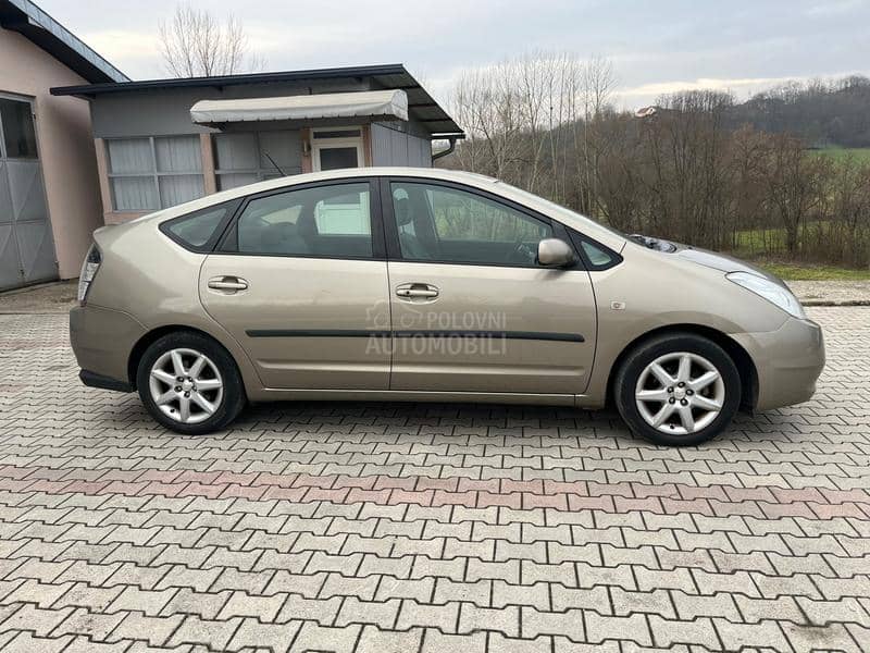 Toyota Prius Hybrid CH