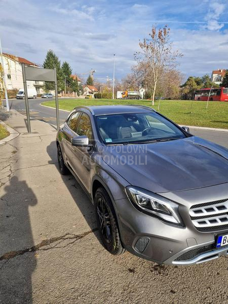 Mercedes Benz GLA 200 