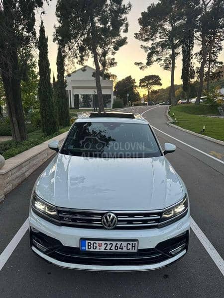 Volkswagen Tiguan R line 4x4 DSG Pano