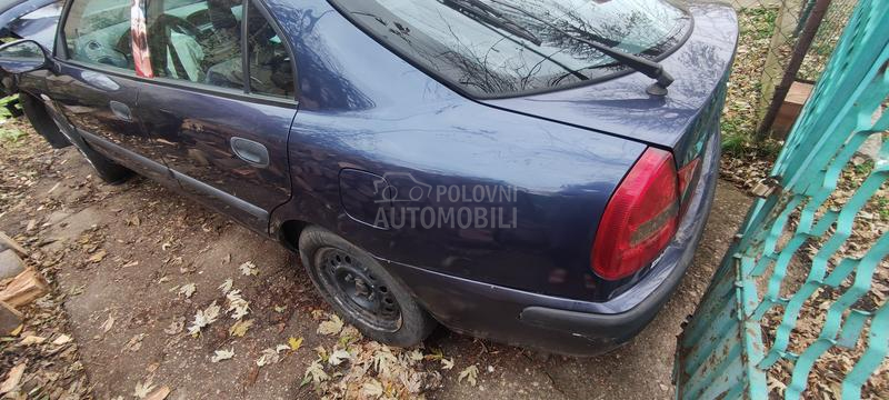 Mitsubishi Carisma 2001. god. -  kompletan auto u delovima