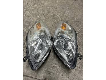 Far levi i desni za Toyota Yaris od 2009. do 2011. god.