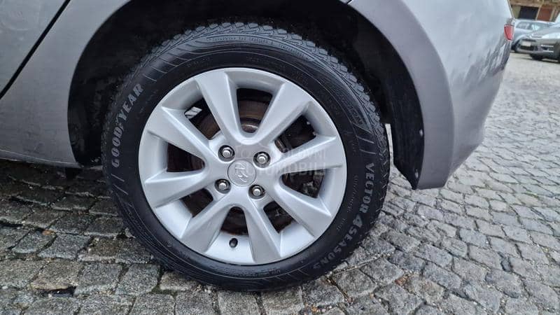 Hyundai i20 KREDlT BEZ UCESCA