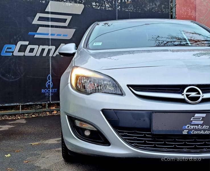 Opel Astra J 1.4 T ENJOY