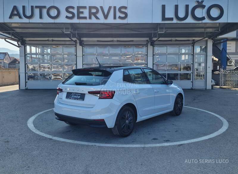Škoda Fabia 1.0 TSI R kamera