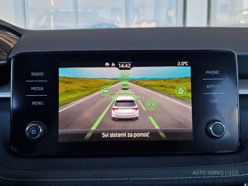 Škoda Fabia 1.0 TSI R kamera