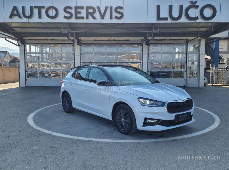 Škoda Fabia 1.0 TSI R kamera