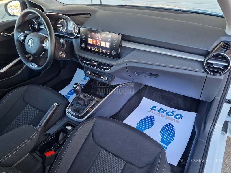 Škoda Fabia 1.0 TSI R kamera