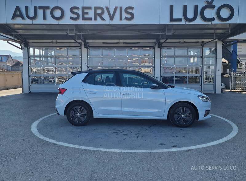 Škoda Fabia 1.0 TSI R kamera