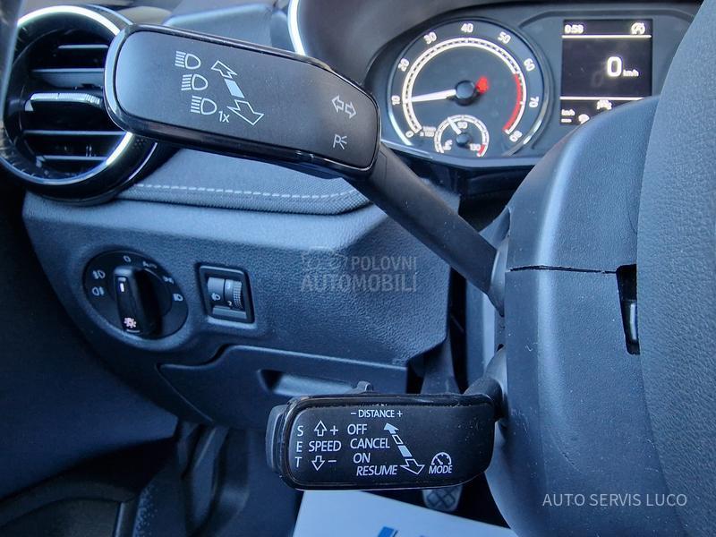 Škoda Fabia 1.0 TSI R kamera