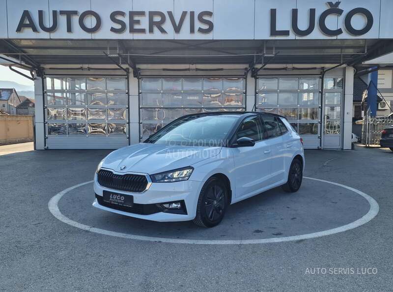 Škoda Fabia 1.0 TSI R kamera