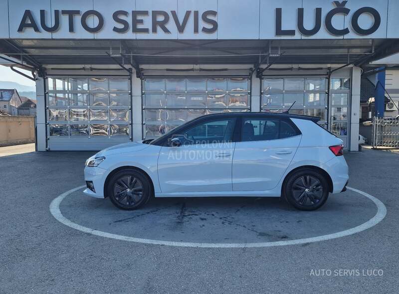 Škoda Fabia 1.0 TSI R kamera