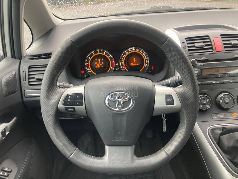 Toyota Auris 1.6 16V Sol CH